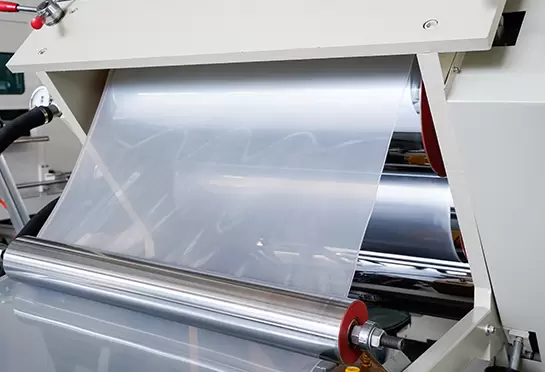 Tiga bagian rol menekan bahan mentah yang diekstrusi oleh cetakan menjadi bentuk pelat dan didinginkan untuk dibentuk; tiga rol adalah tiga rol miring, struktur sederhana, pengoperasian dan perawatan yang mudah.