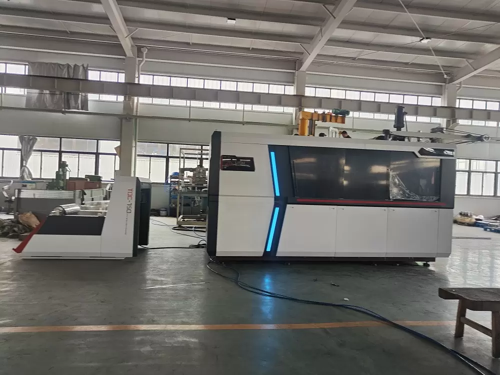 Mesin thermoforming gelas plastik servo otomatis penuh Mesin thermoforming gelas plastik servo otomatis penuh